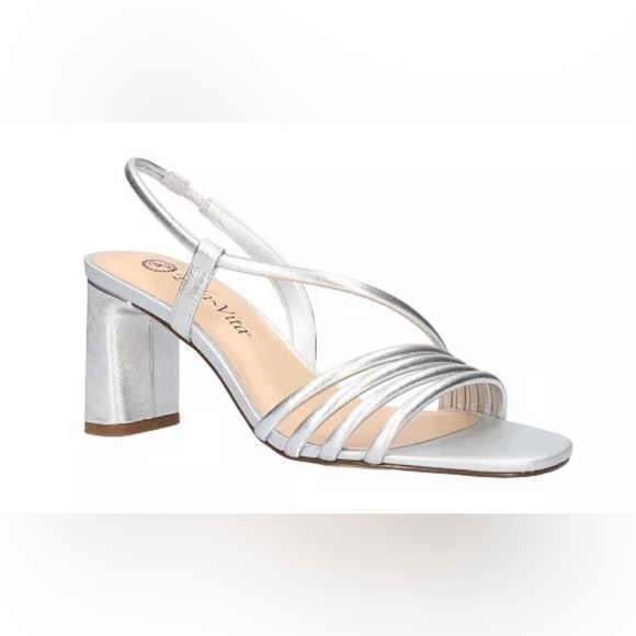 Bella Vita Women's Silver Leather Zariah Heeled Sandals New 7.5N - Picture 1 of 10